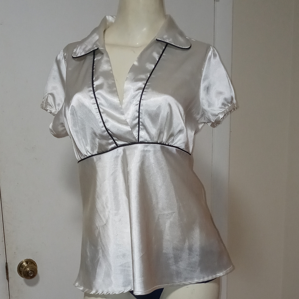 White with black piping Satin B·wear casual top